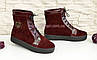 Черевики жіночі замшеві бордові на товстій підошві, декоровані фурнітурою, фото 2