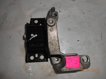 Крийнштейн (лапа) опори двигуна Ranault Clio III 8200269695