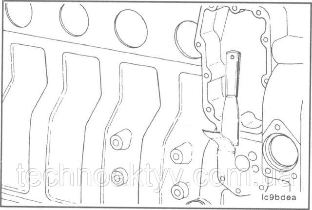 Очистіть привалочную поверхню.