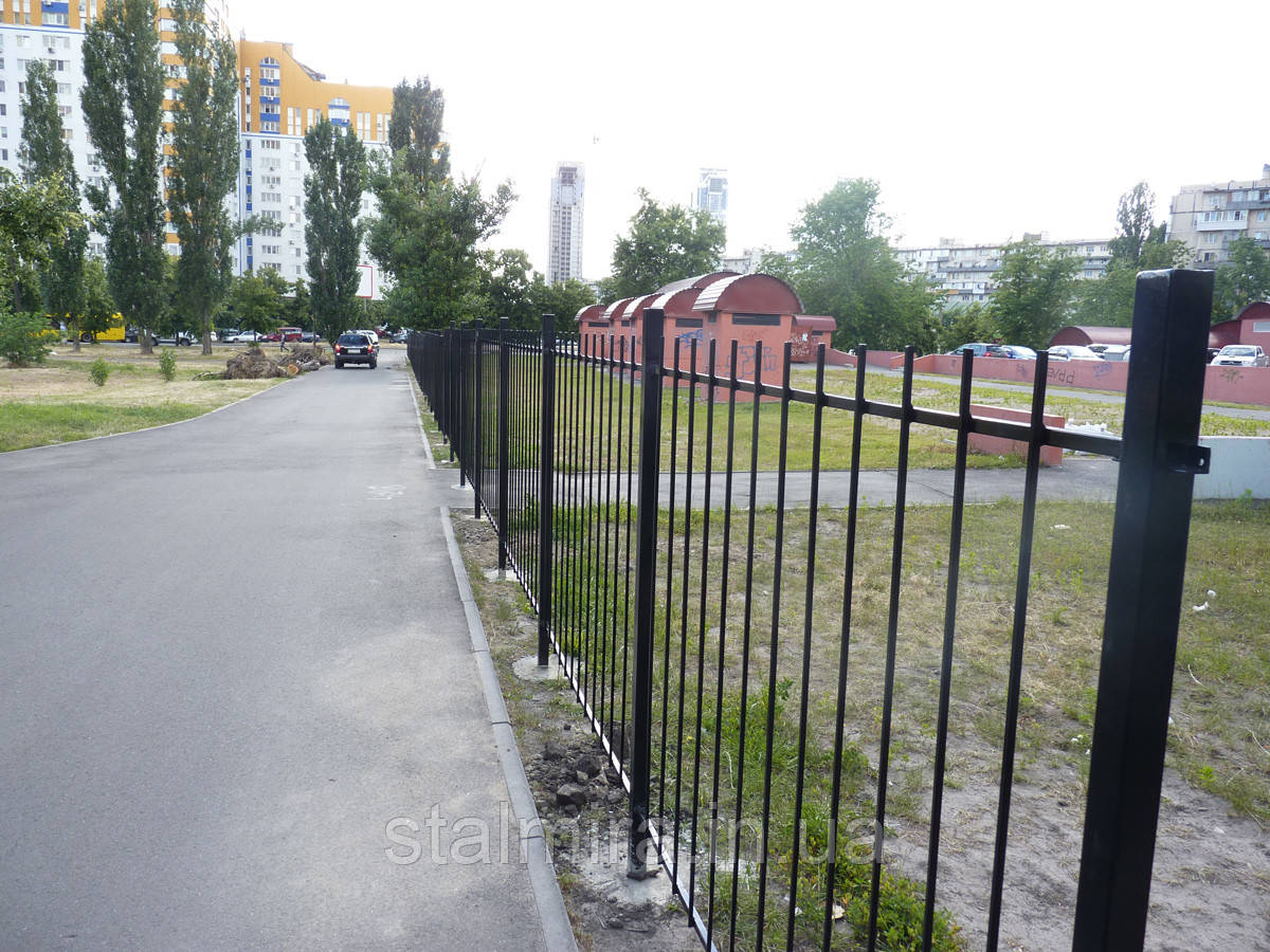 Виробництво і установка заборів