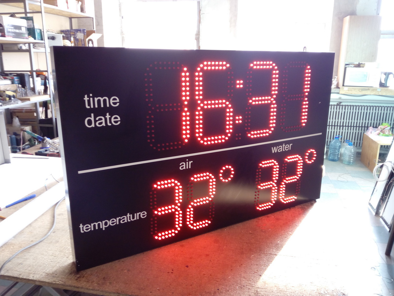 Светодиодное табло для бассейна 1000х600 (часы-термометр) - фото 3 - id-p27625338