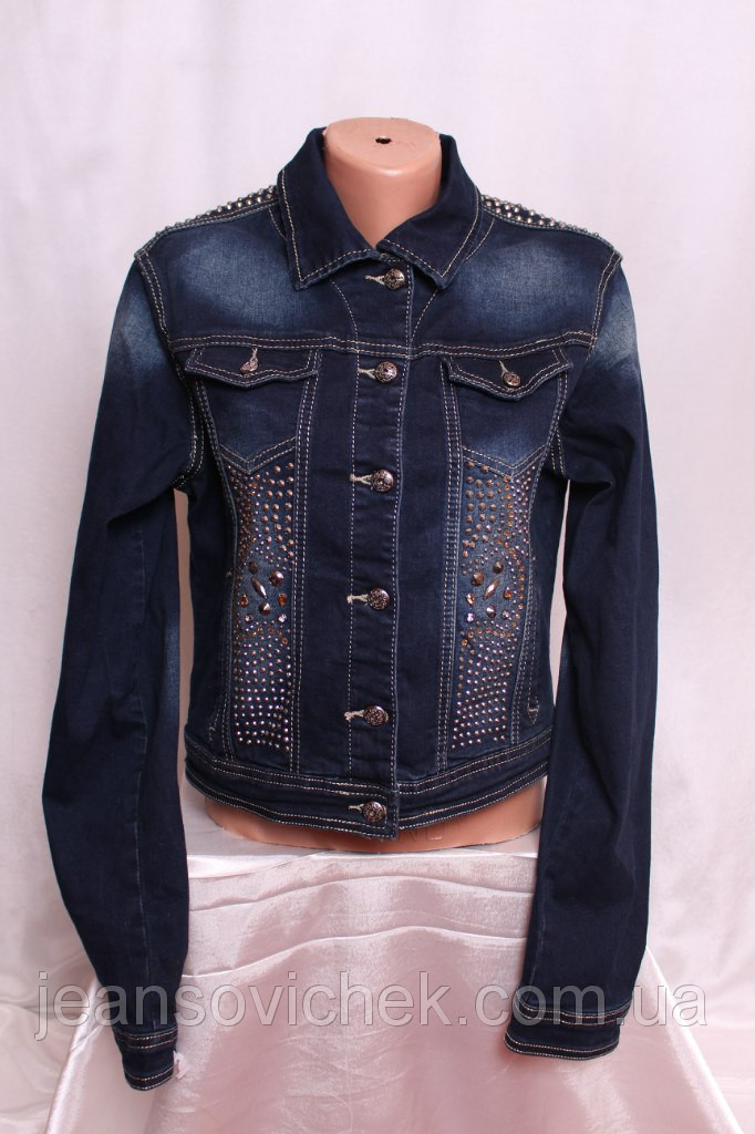 Женская джинсовая куртка с декором из стразами - фото 1 - id-p26801858