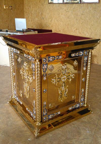 Одяг на жертовник з декором за склом (без дверцят), фото 1