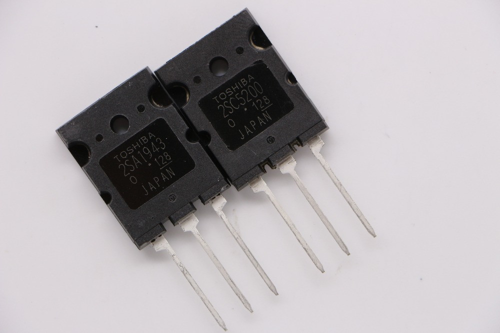 Комплект 2SC5200 і 2SA1943