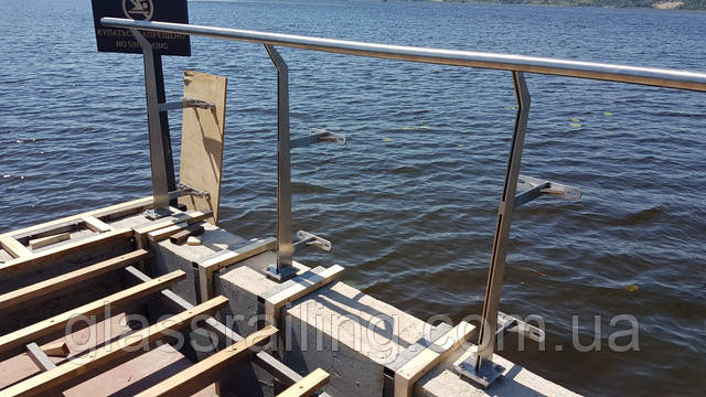 Скляне огородження Glass Railing