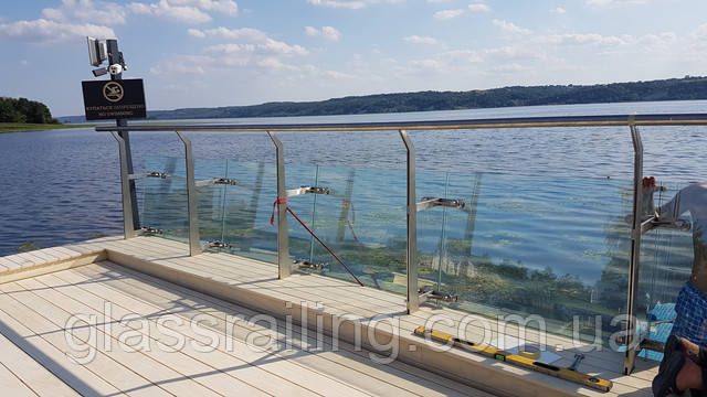 Скляне огородження Glass Railing