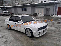 Накладки на пороги из стеклопластика М-Тех 2 на BMW 3 E30 1982-1991