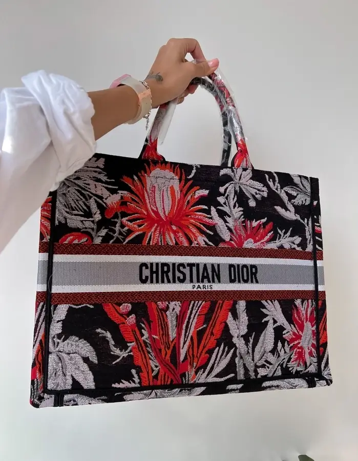 

C. Dior Book 43x31x15