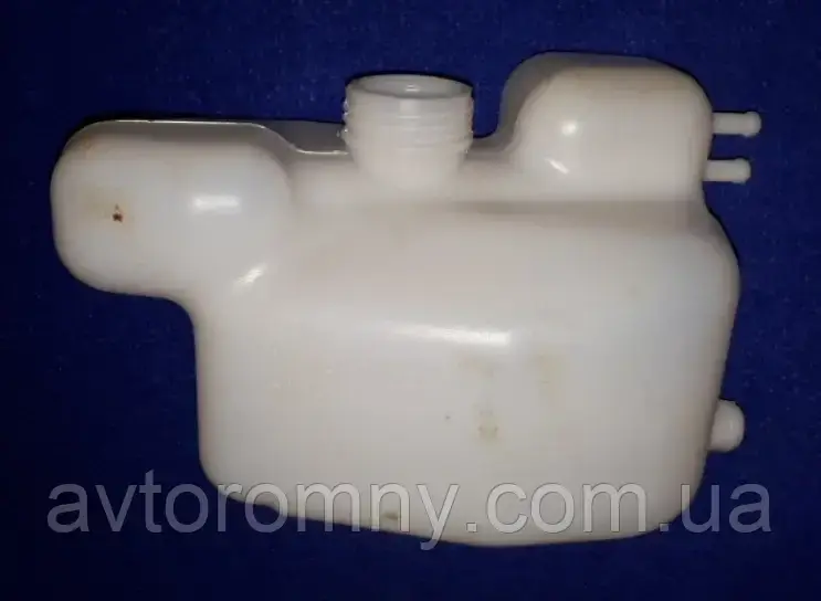 

Бачок расширительный ВАЗ 2110 2112 нового образца