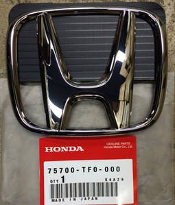 Емблема в решітку радіатора Honda Civic Sedan Нова Оригінальна  