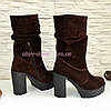 Черевики коричневі замшеві, на високому стійкому каблуці, фото 3
