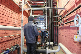 Перевірка внутрішнього пожежного водопроводу (пожежники кранів)