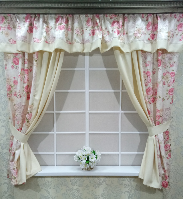 Готовый набор штор для кухонного окна "Цветочный Сад"