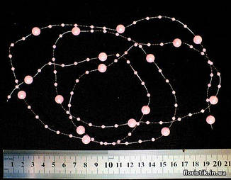 Намисто на волосіні рожевий перламутр (5 шт. - 3 мм. + 1 шт. - 8 мм.).  Довжина — 1,2 м.