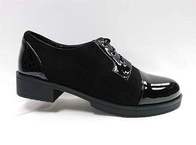Чорні замшеві туфлі на підборах. 34 розмір.