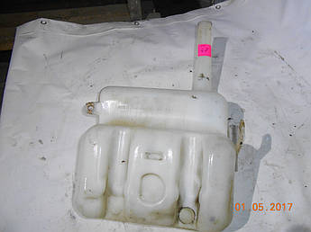 Бачок склянки Ford Sierra 2.0 90BG17610A