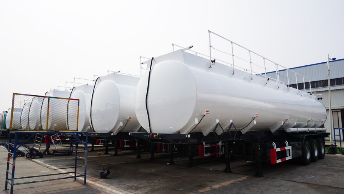 ТАНКЕР ТITAN (TANKER TRAILER), фото 1