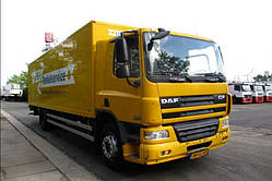 Фургон з вантажним ліфтом DAF CF65-220