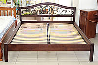 Кровать деревянная с ковкой