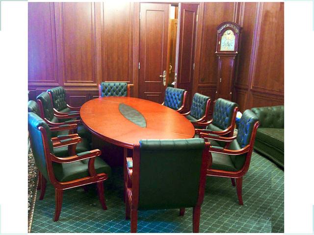 Крісла Сорренто конференц в інтерєрі зі столом Антарес FT