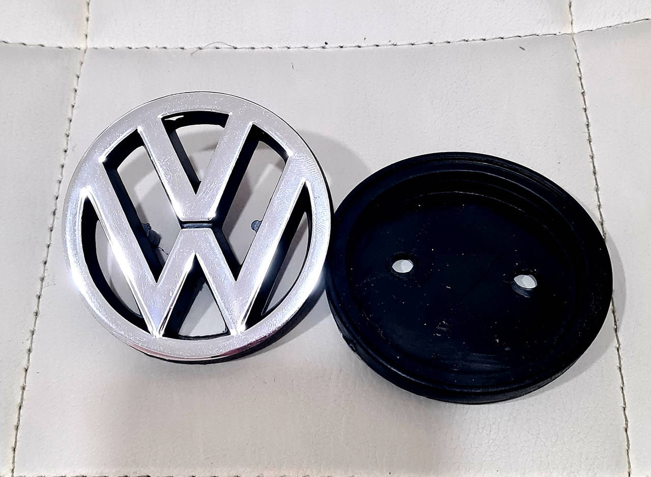 

Эмблема значок на багажник Volkswagen VW Passat GOLF II (2 штирька), 73 мм