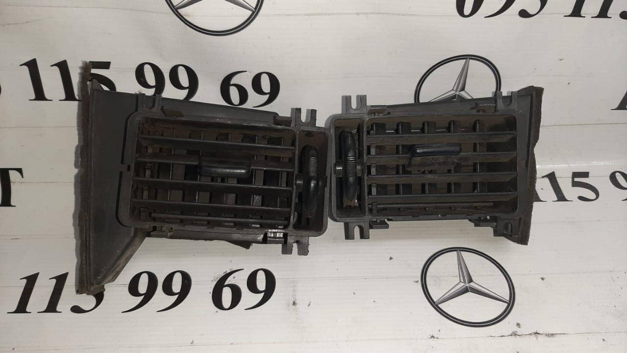 

Б/у дефлектор правый (детали панели, торпеды) Volkswagen Lt 9018310230 Фольксваген ЛТ