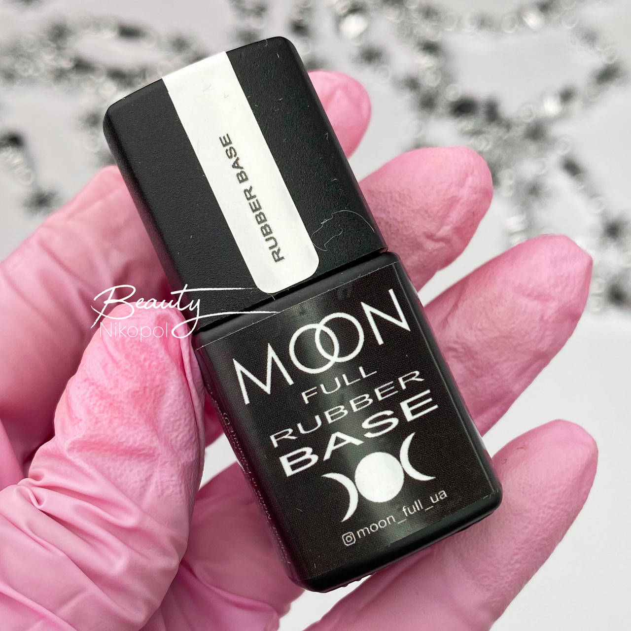 

Moon Full Rubber Baza - каучуковая база для гель лака 8 мл.