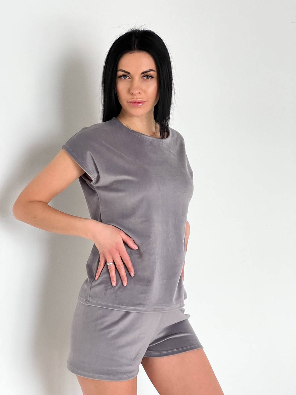 

Женский спальный комплект футболка и шорты велюр на хлопковой основе размер: 42-44, 46-48, Серый