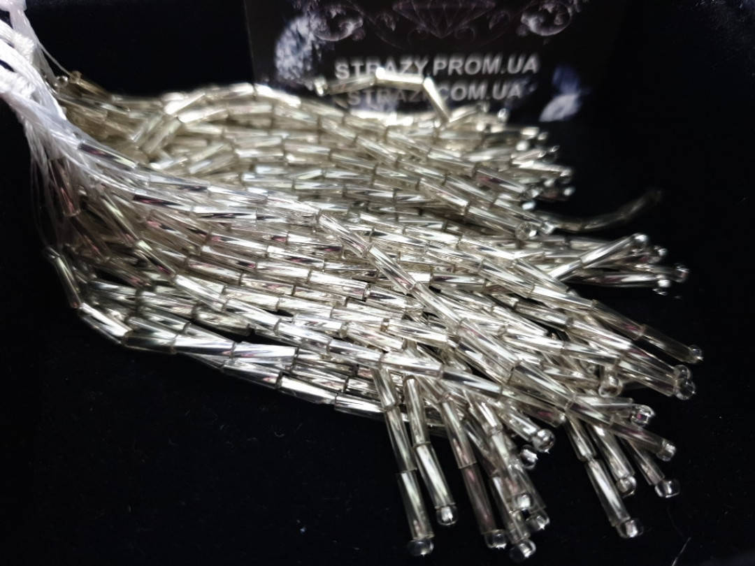 

Стеклярус витой, цвет Silver 10 нитей 8см