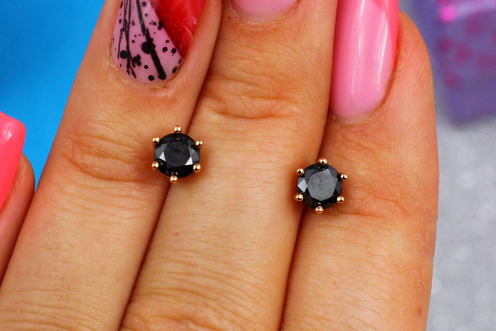 

Серьги гвоздики Xuping Jewelry с черными камнями 5 мм золотистые