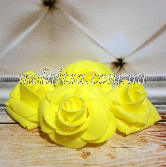 

Роза из латекса, цвет желтый, 4,5-5 см