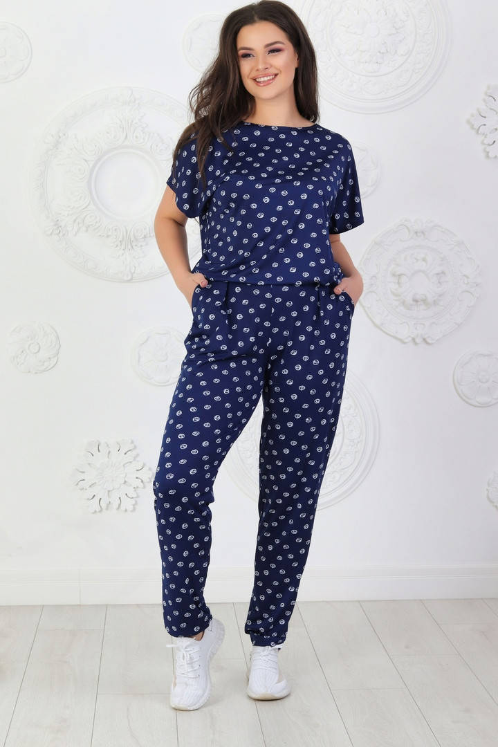 

Летний женский костюм больших размеров с брюками и футболкой, Летние легкие костюмы женские больших размеров.