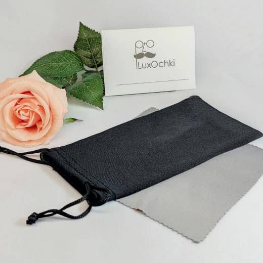 

Мягкий чехол-мешочек с салфеткой для очков черный