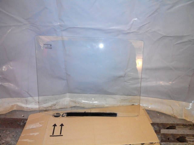 

Стекло дверное опускное заднее левое ВАЗ 2101 2103 2106 2107 2105 новое без планки