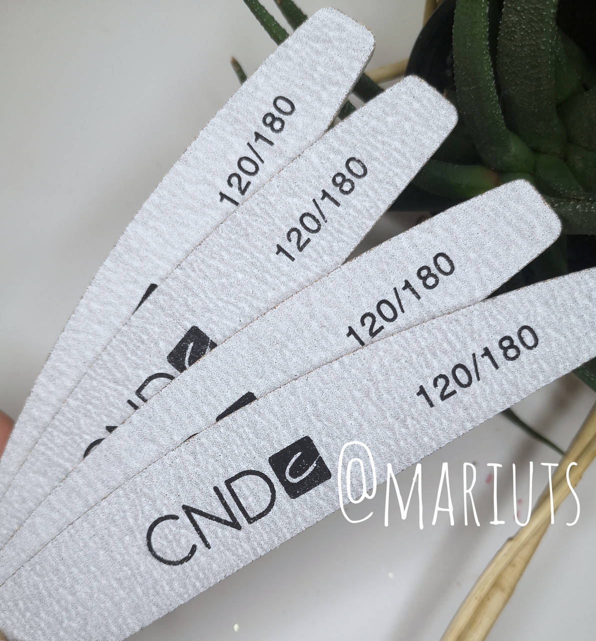 

Пилки для ногтей маникюрные Форма банан CND Абразивность 120/180