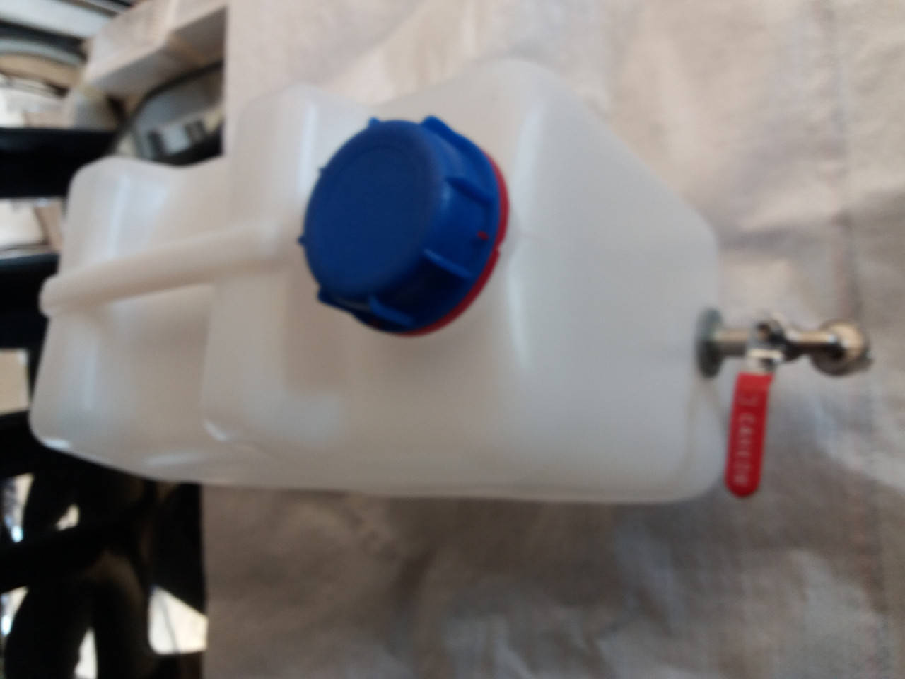 

Канистра рукомойник 10 литров