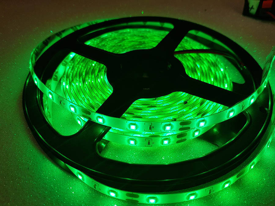 

Светодиодная лента в силиконе (влагозащищенная) зеленая 12 вольт 4.8W 60led smd2835