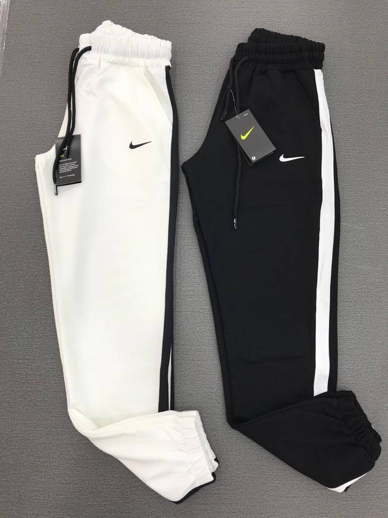 

Спортивные женские брюки Nike черного цвета, Черный