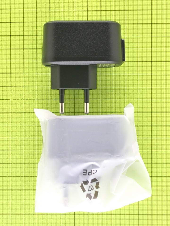 

Зарядний пристрій USB 0,5A Nomi i281, чорний Оригінал, Черный