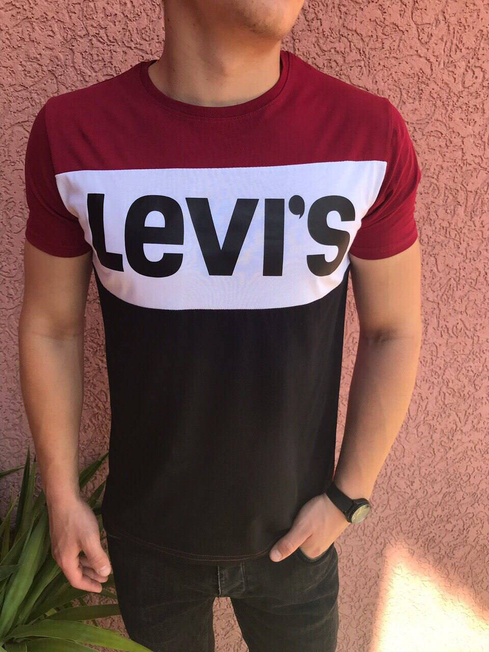 

Мужская трёх цветная футболка Levi’s
