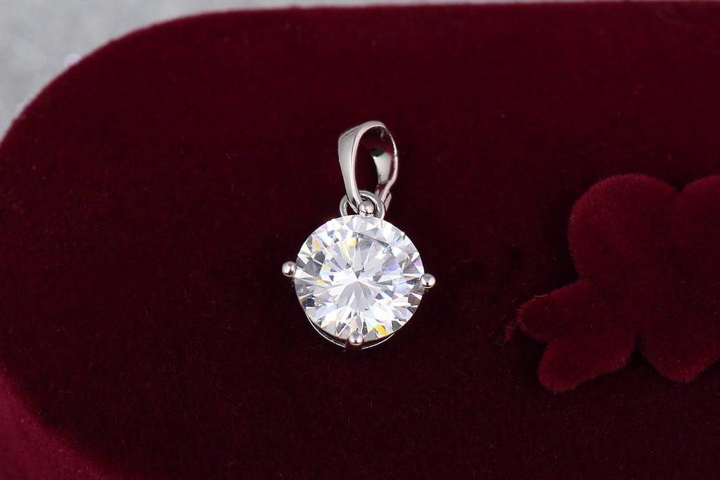 

Кулон Xuping Jewelry камень на четыре крепления 9 мм серебристый