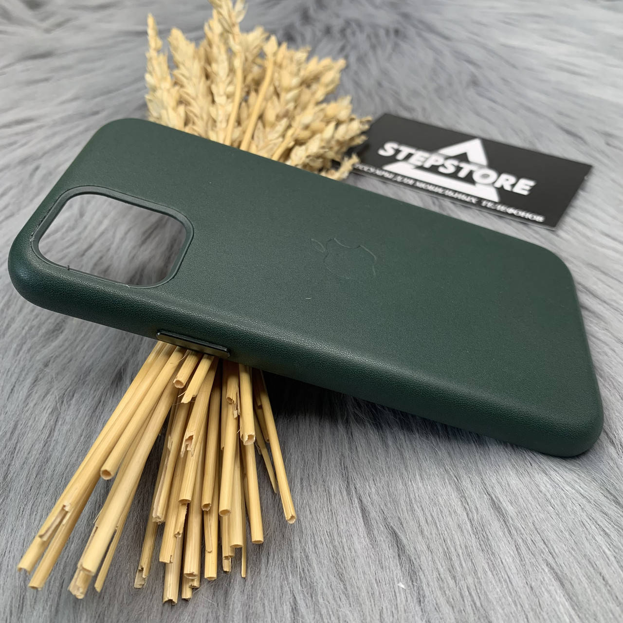 

Чехол Leather Case с Magsafe для Iphone 11 pro натуральная кожаный с закрытым низом метал кнопки Зеленый