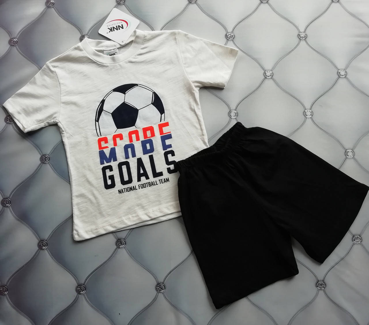 

Костюм мальчику с шортами Футбол NNK 98-116 см молочный с черным