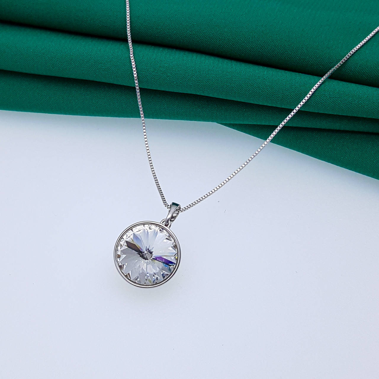 

Подвеска с большим Swarovski, р.45, медсталь Xuping, родий