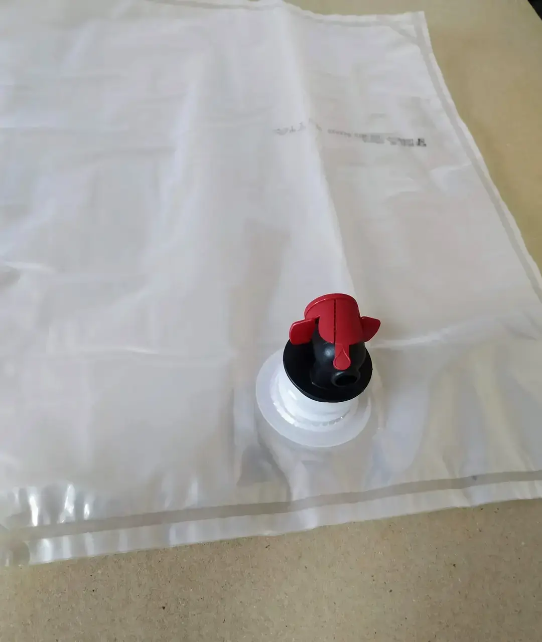 

Пакет BAG-IN-BOX 5л прозрачный с центральным краном