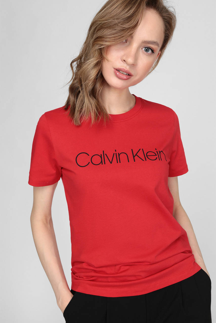 

Футболка женская "Calvin Klein", кельвин кляйн красная S