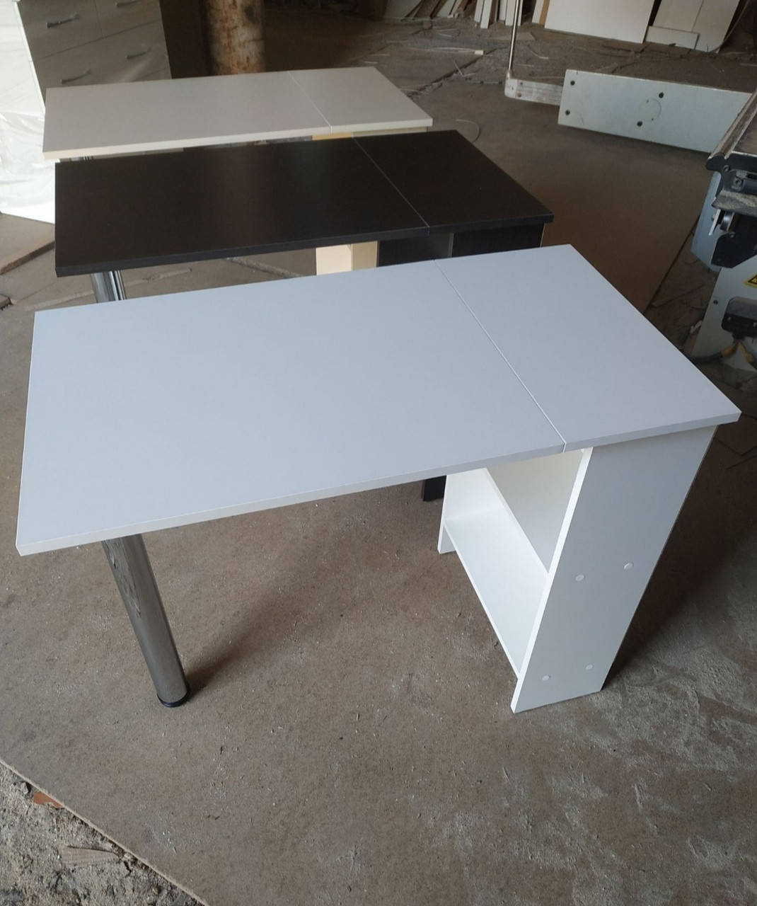 

Стол маникюрный