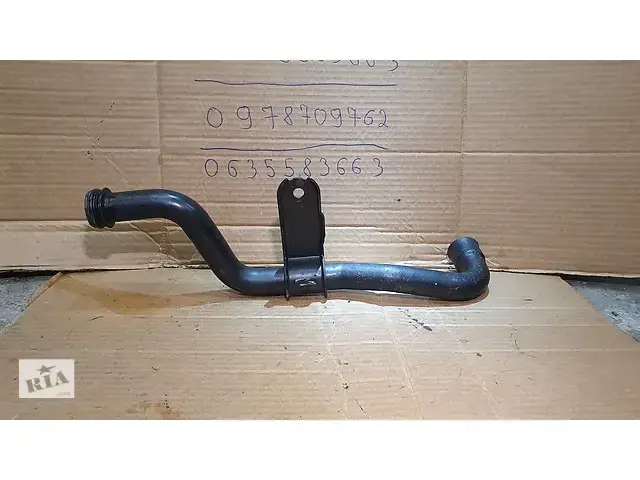 

Патрубок системы охлаждения Renault Master Trafic 8200209924 2.5 dci