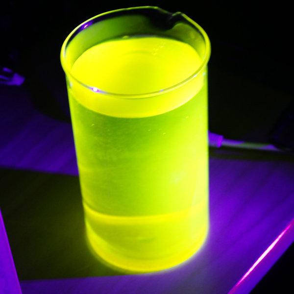 

Флуоресцентный (светящийся) краситель GLOW 20 г. SOSA