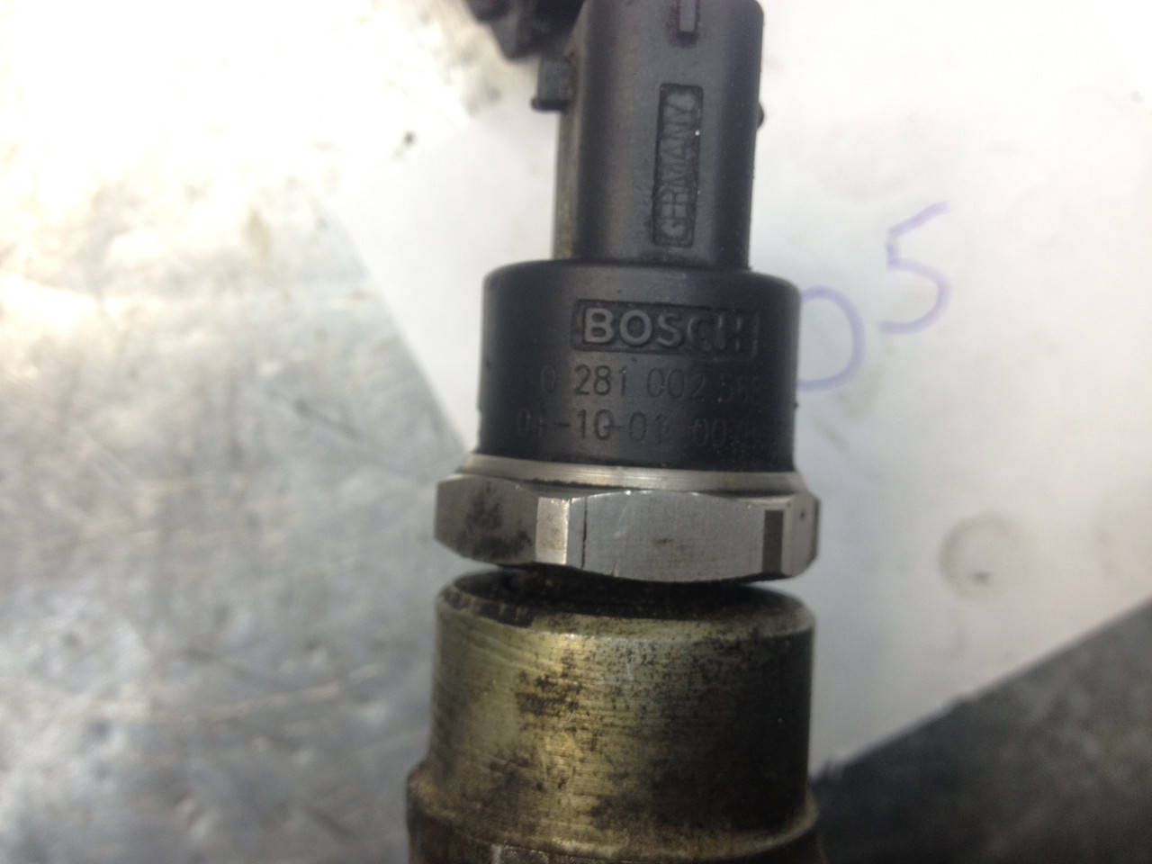 

Датчик давления топлива Bosch 0281002568 / 1.9 JTD 2.5 2.2 dCI CRDi RENAULT Trafic Master Laguna Espace